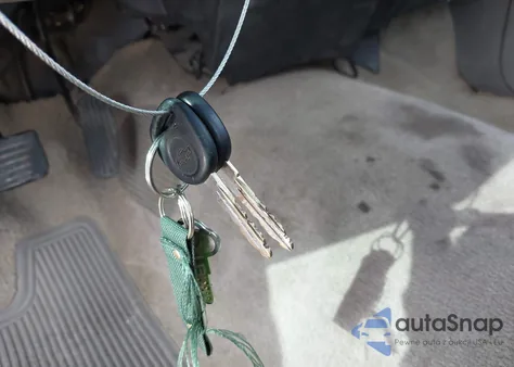 2000 Chevrolet S-10 Ls from USA, damaged, VIN 1GCCS14W2Y8125526